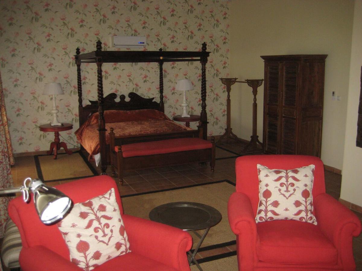 La Rochelle Lodge Okaukuejo Extérieur photo
